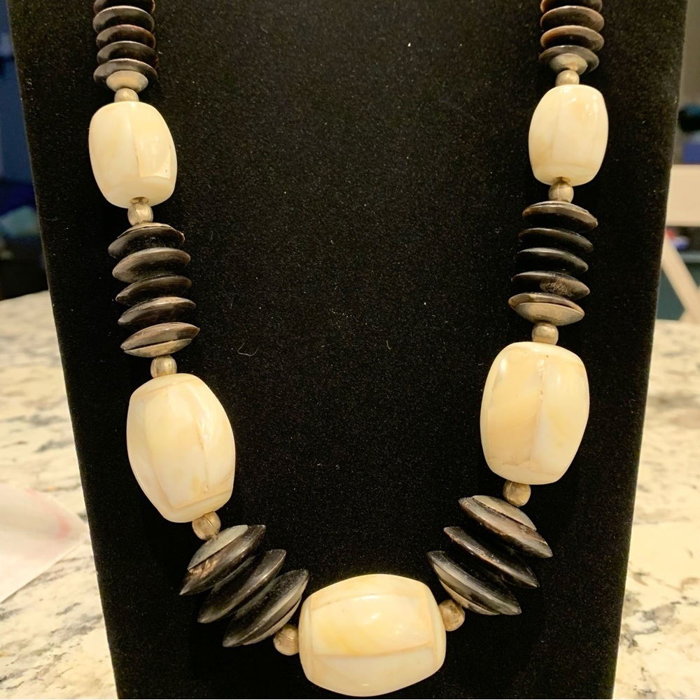 Vintage large beaded necklace with hook clasp‎